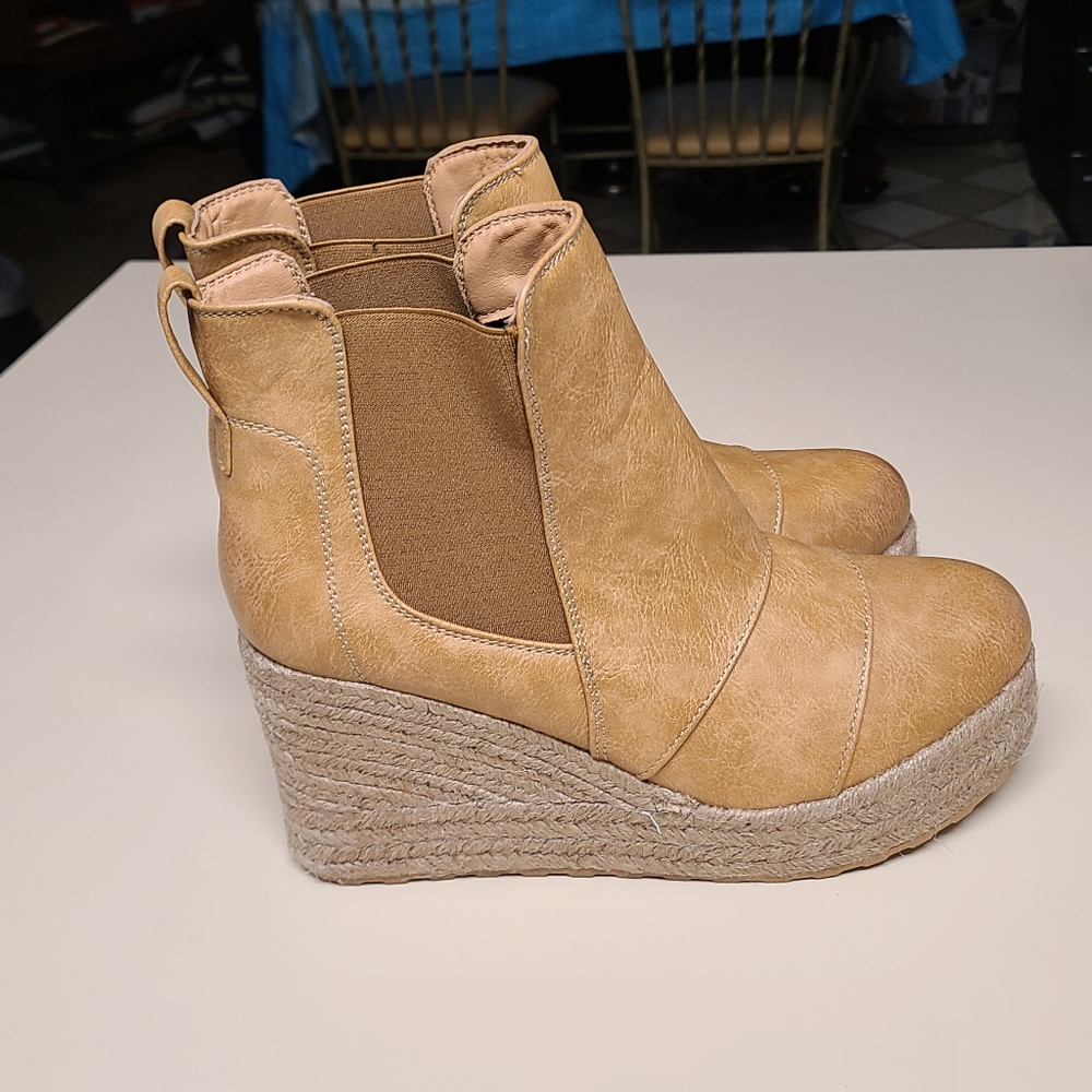 Bohemian Vegan Chelsea cap toe platform espadrille wedge ankle boots size 9 - Picture 8 of 14